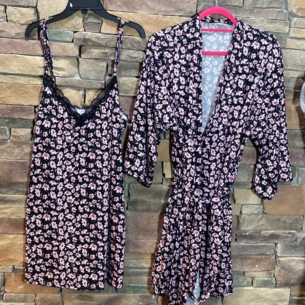 Nine West Black and Pink Floral Chemise and Robe Set